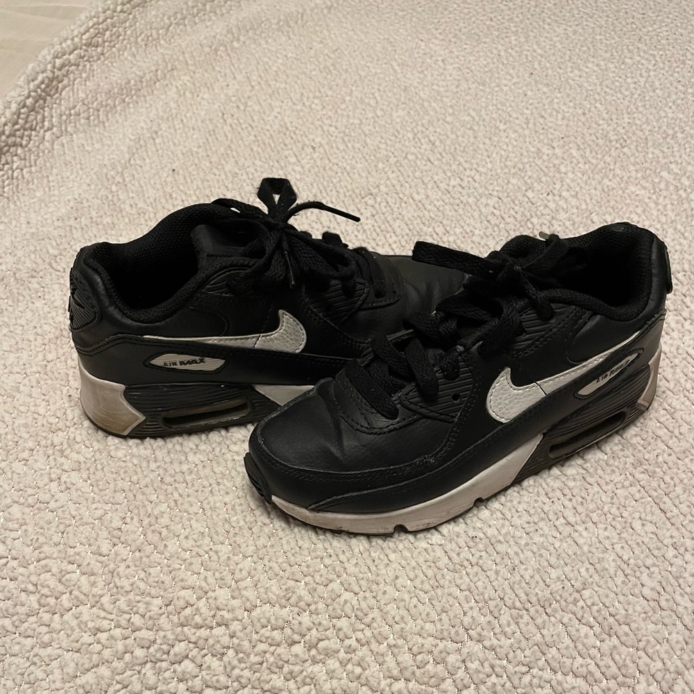 Nike Air Max Black/White Sneakers. Kids size 1